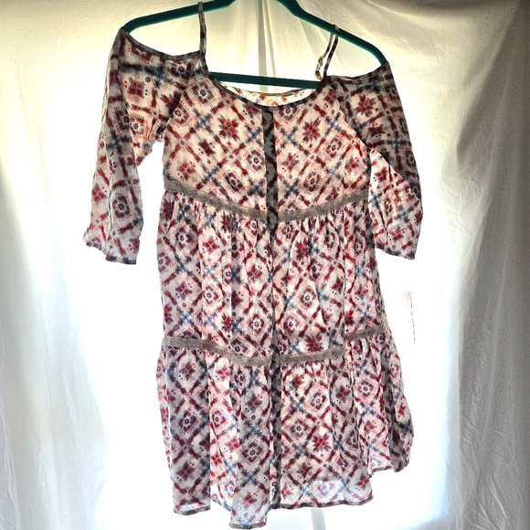 Cute Cold Shoulder Dress NWT - Picture 1 of 8